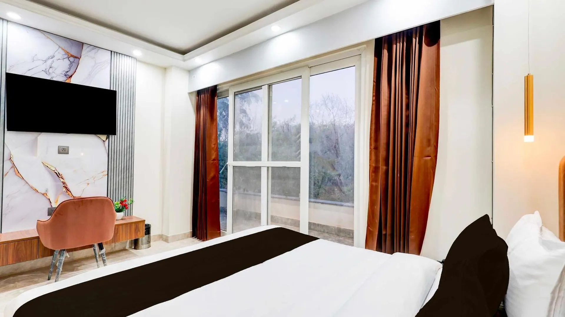 Hotel Collection O Sector 43 Gurgaon 3*,  Indie