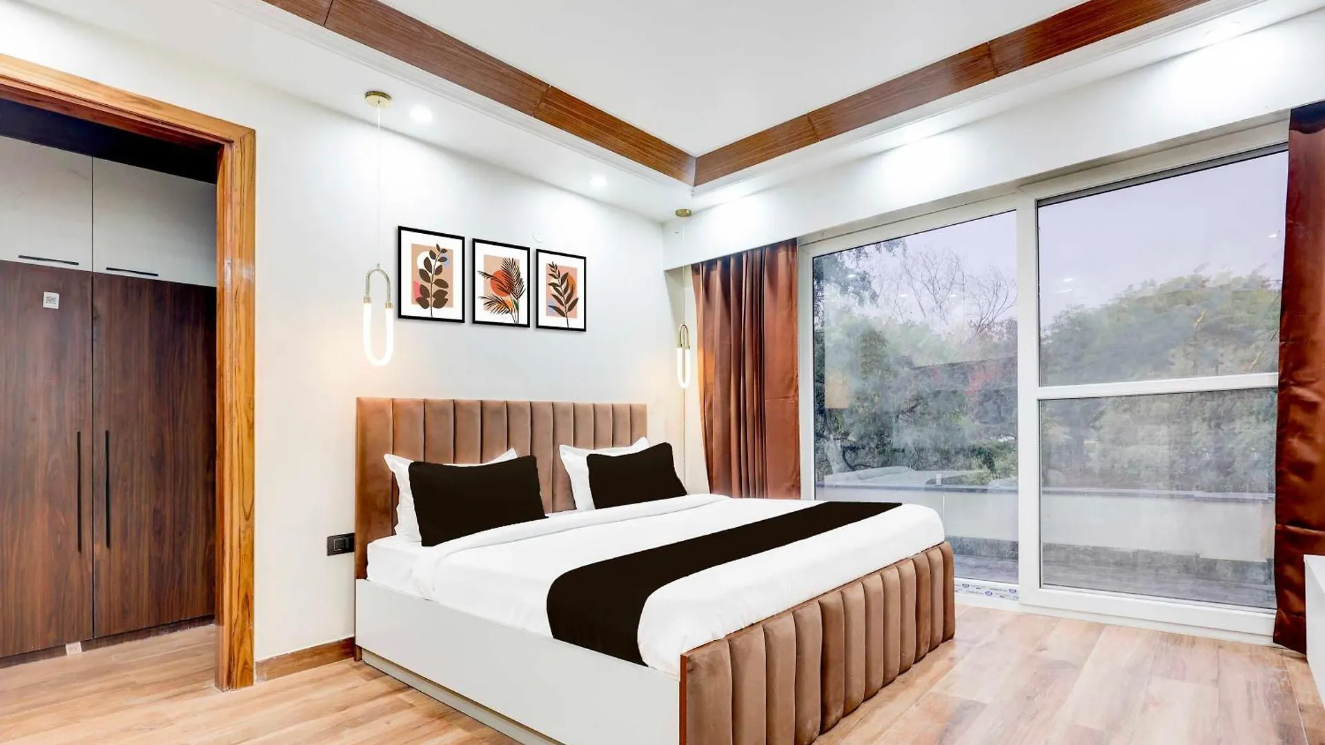 Hotel Collection O Sector 43 Gurgaon 3*,