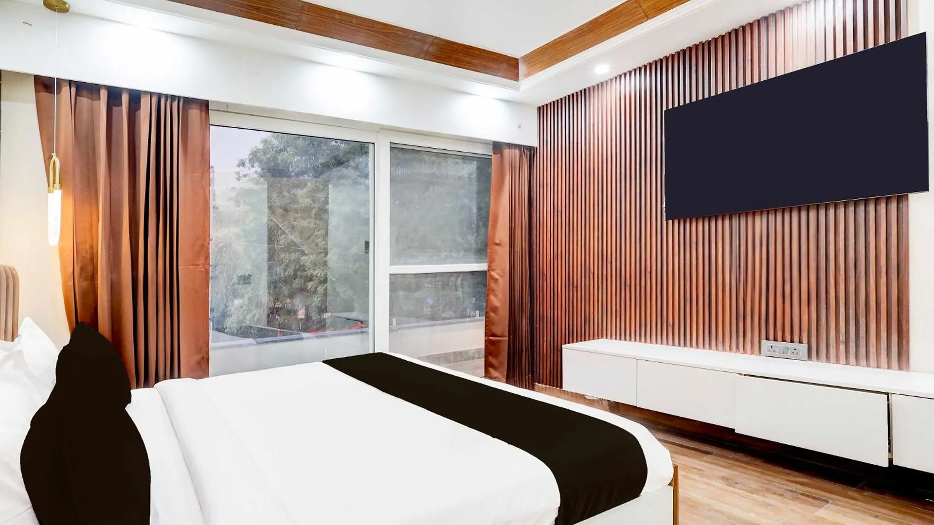 Hotel Collection O Sector 43 Gurgaon