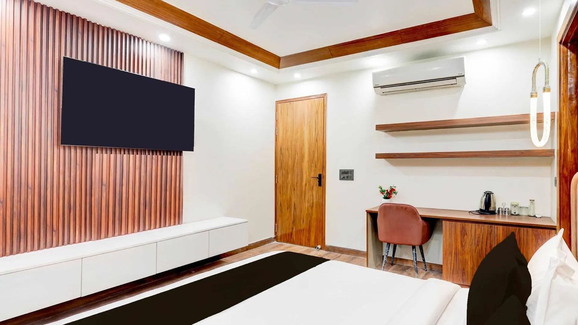 Hotel Collection O Sector 43 Gurgaon